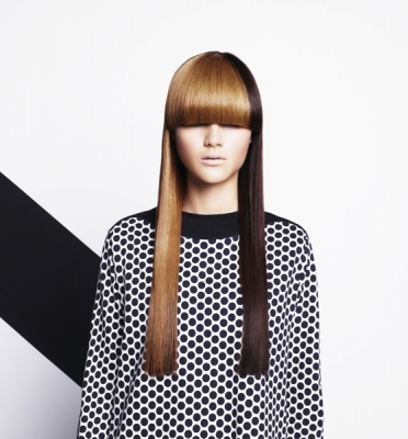 Galeria fryzur - długie proste włosy, dwukolorowa koloryzacja wlosow
