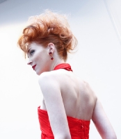 Galeria fryzur - fantazyjne upięcia rudych włosów-2