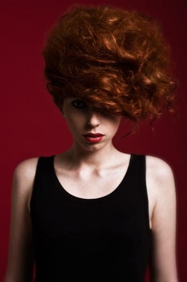 Galeria fryzur - ekstrawaganckie, rude włosy