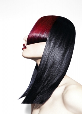 Galeria fryzur - długie włosy, geometryczna grzywka, awangardowa koloryzacja